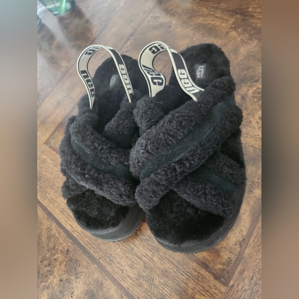 UGG slides size 9